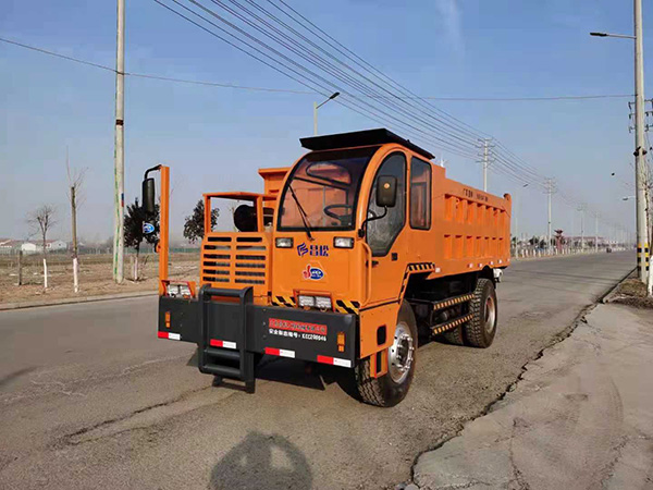 礦用運(yùn)輸車